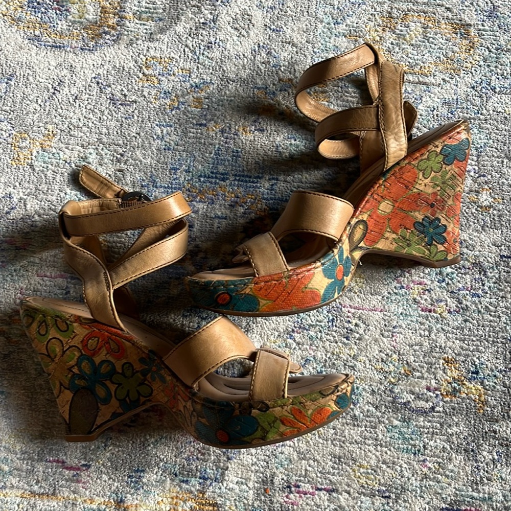 Born Wedge Flower Heels - Size 8